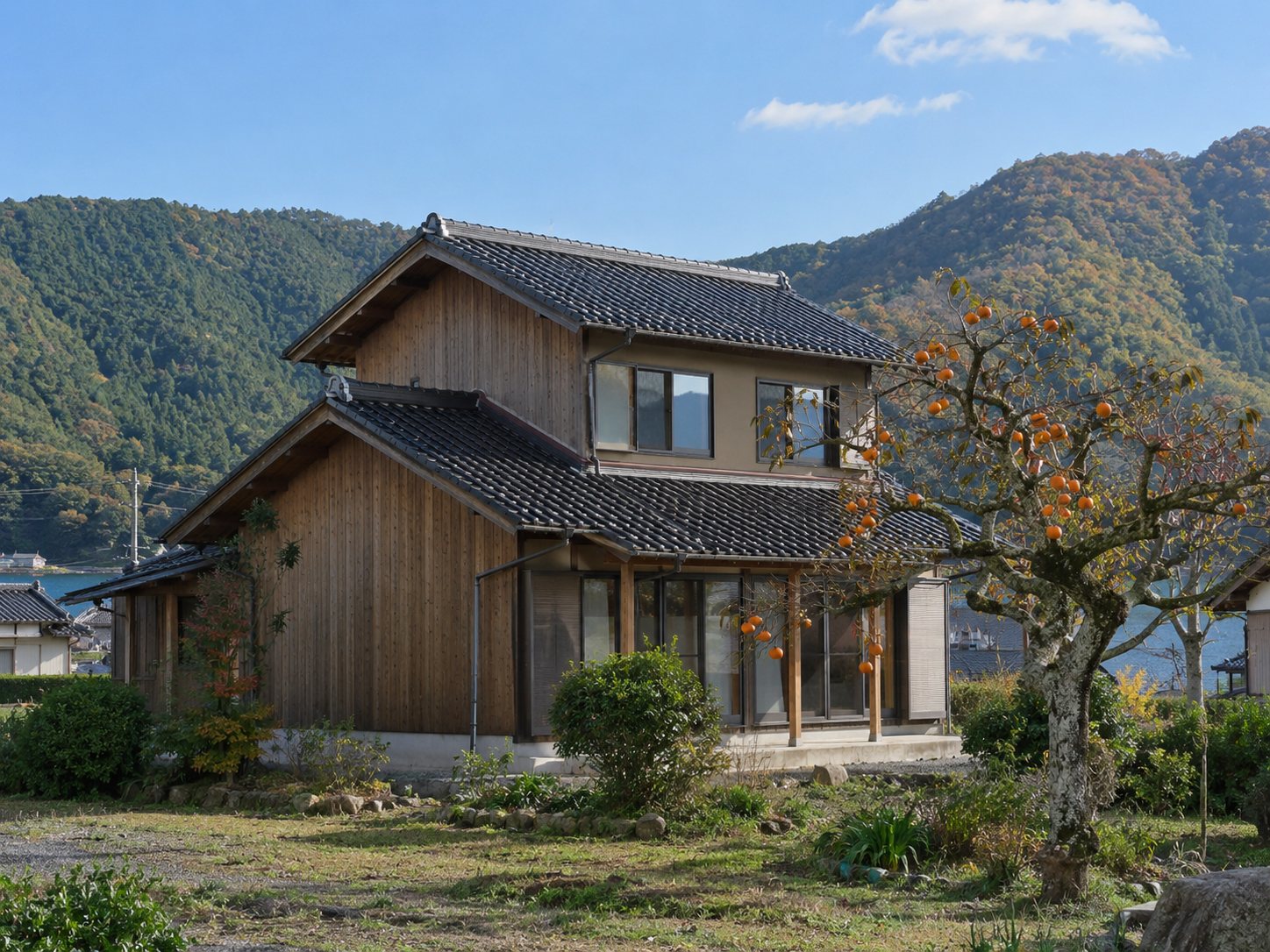 瓦屋根の二階建ての家
